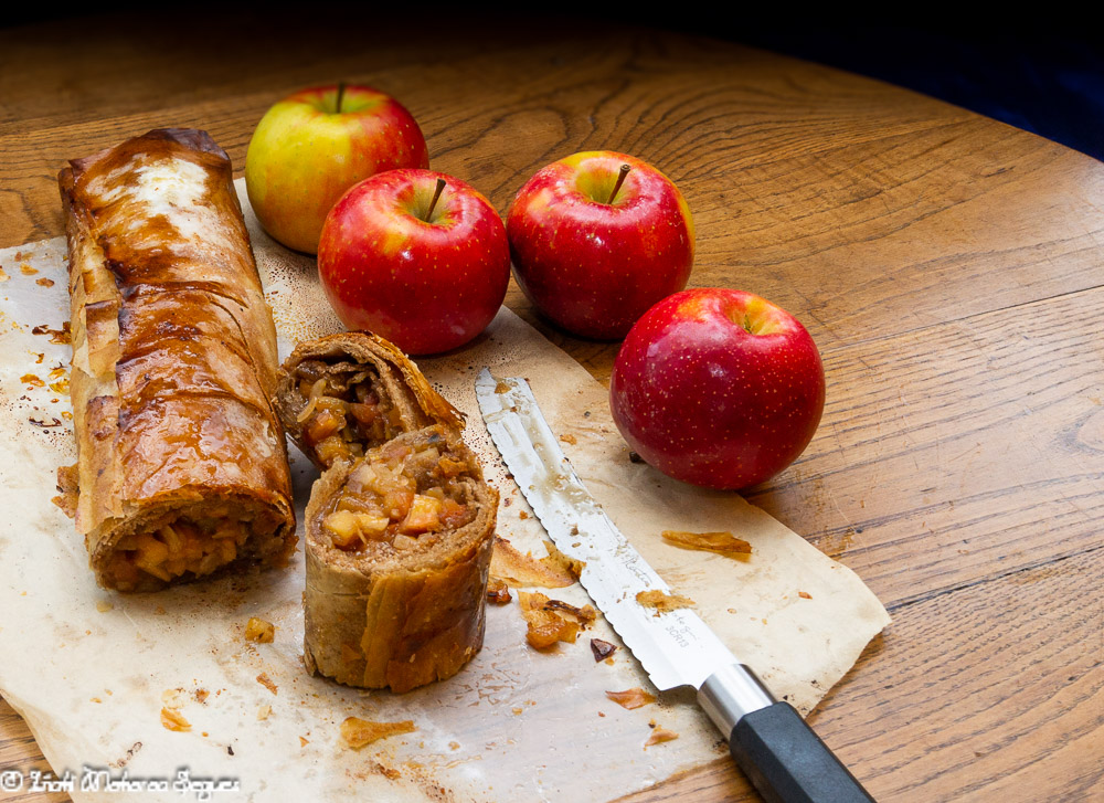 Apple strudel