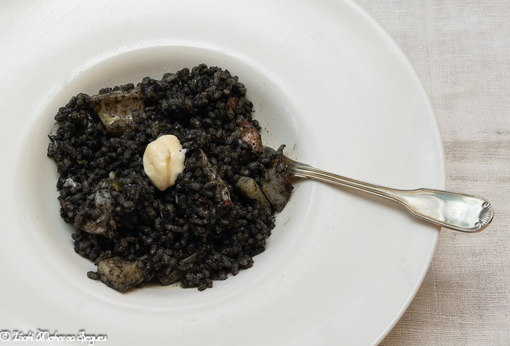 Arroz negro con alioli