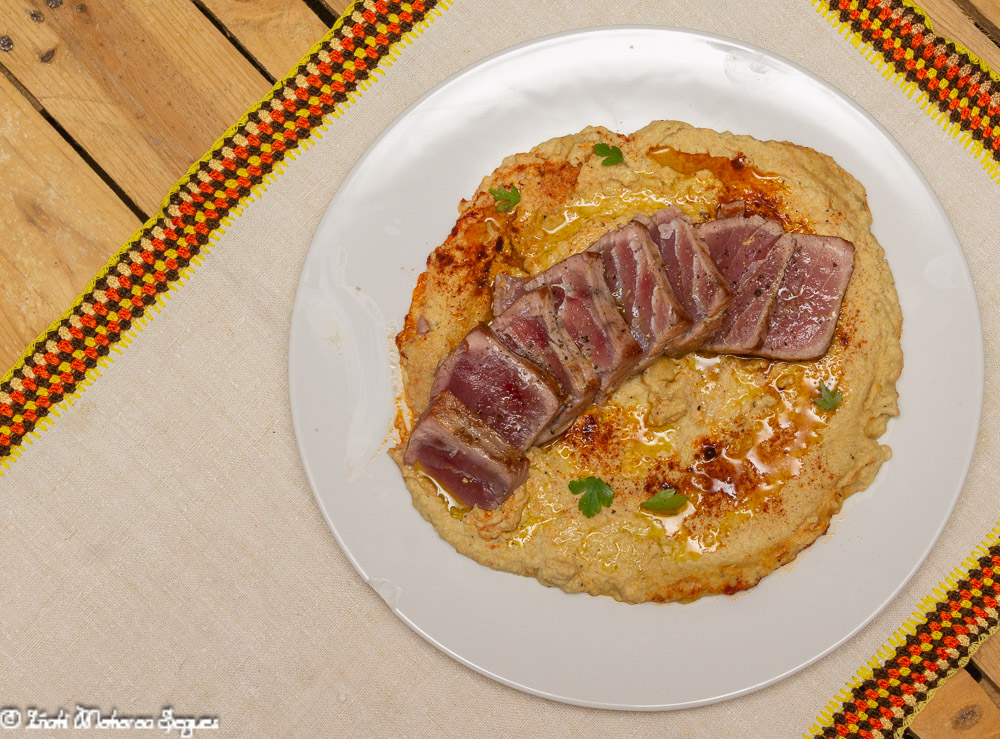 Atún con hummus