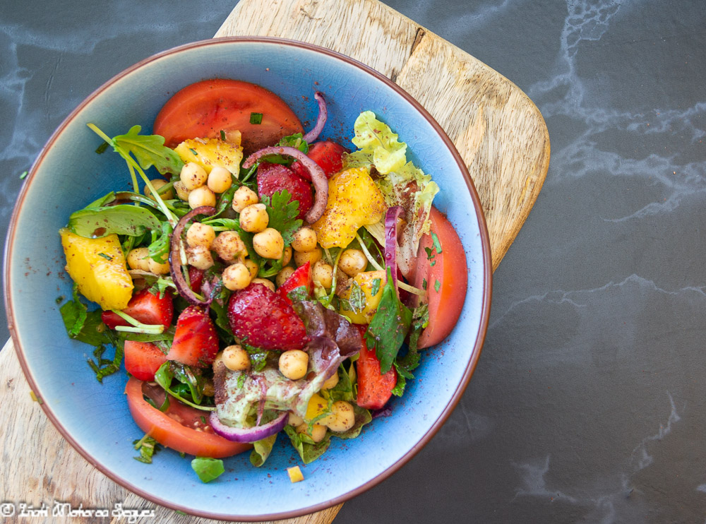 Ensalada de garbanzos y frutas