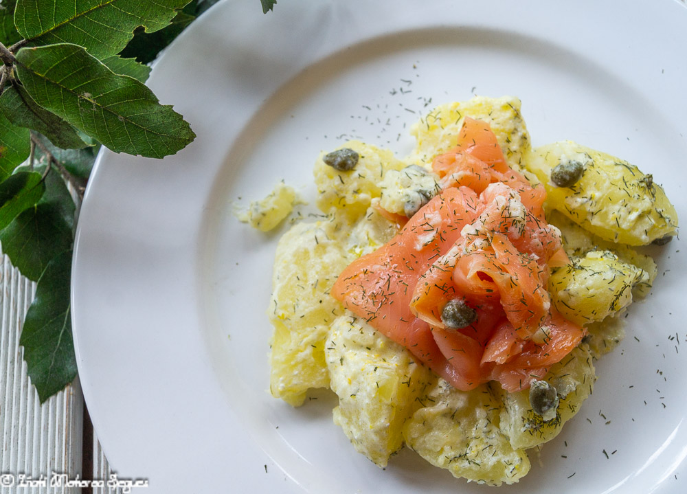 Ensalada de patatas y salmón