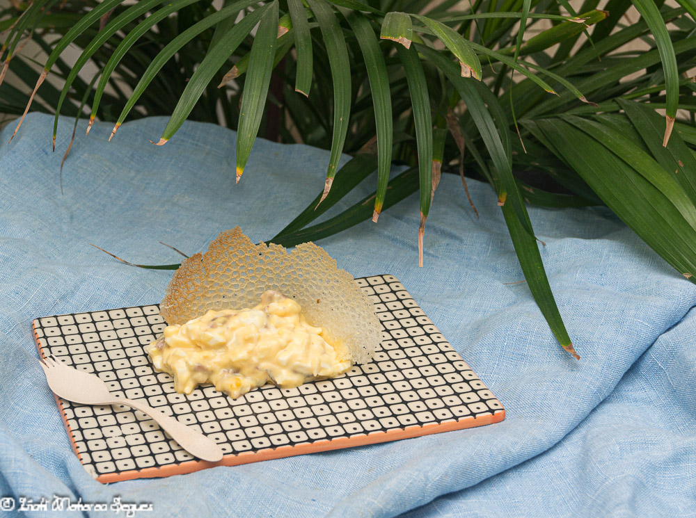 Ensaladilla de huevos y antxoas