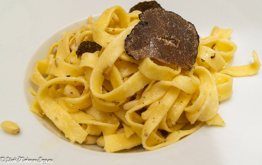 Pasta fresca con trufa negra