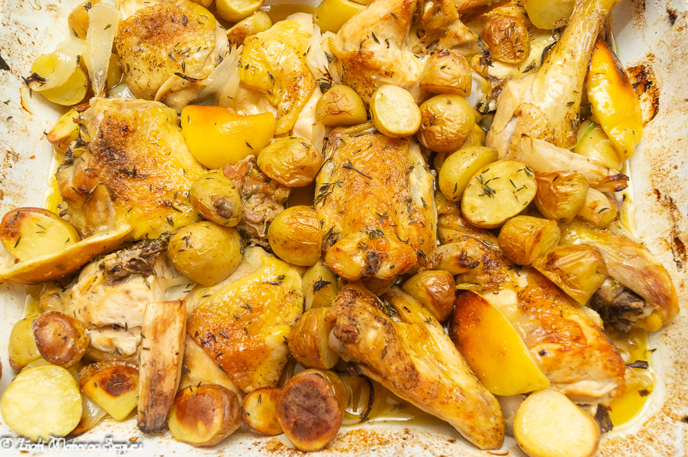 Pollo asado con patatas y salsifís