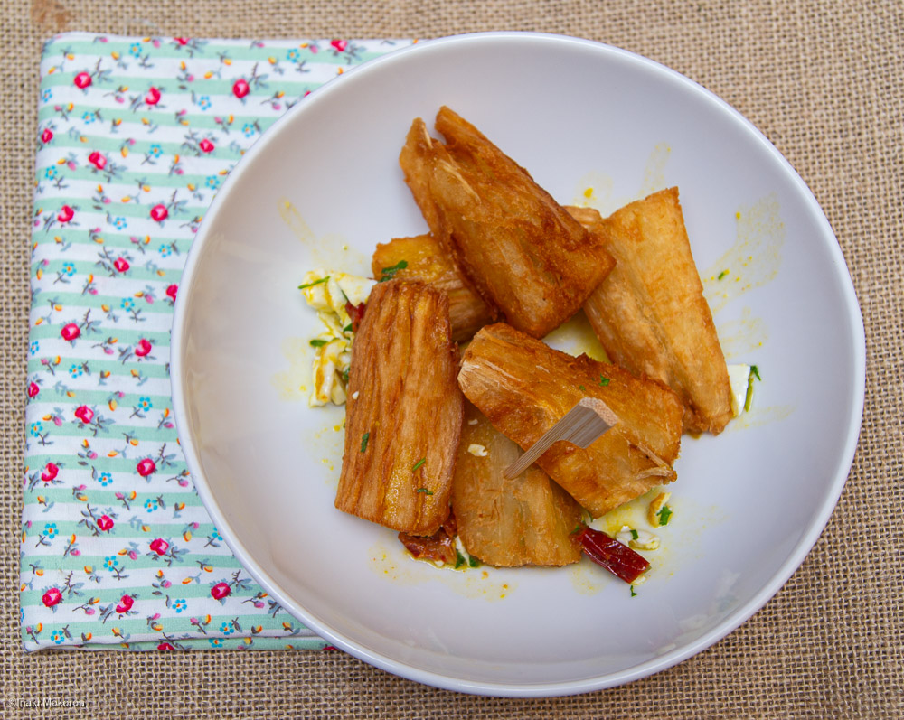 Yuca Brava con vinagreta de huevo frito de Xabier Gutierrez